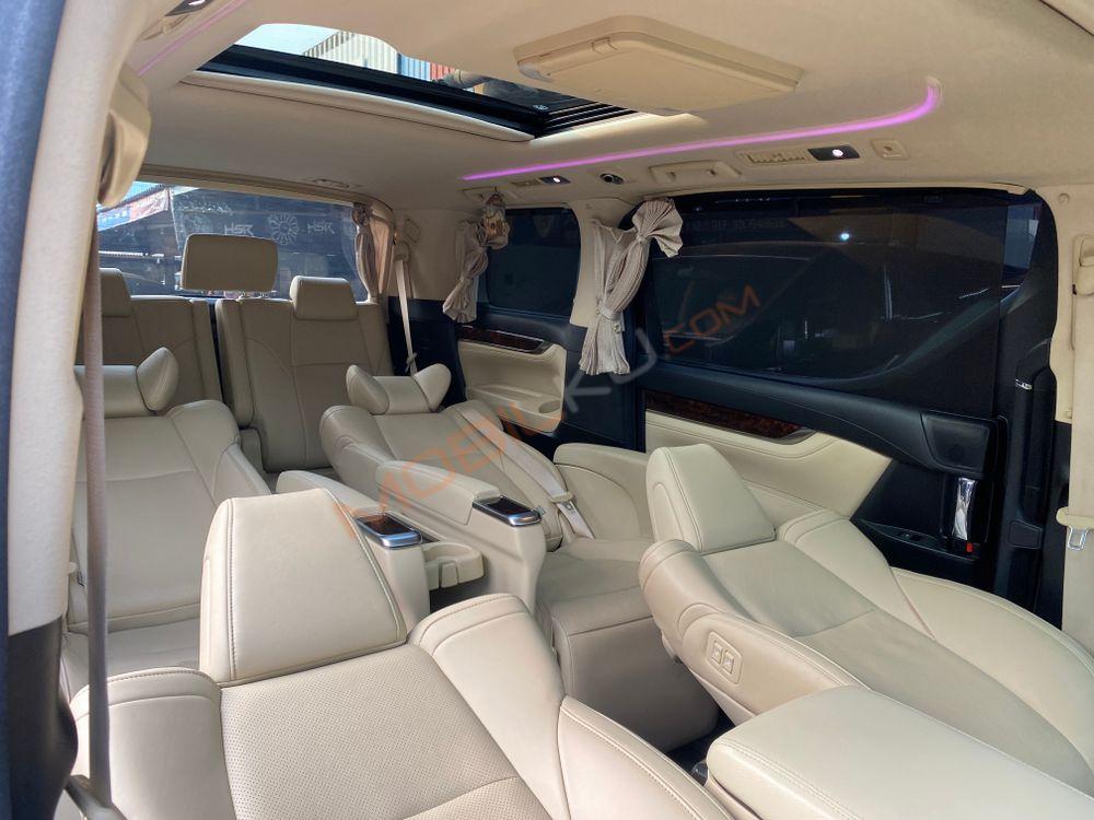 Mobil Toyota Alphard 2019