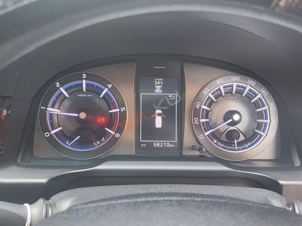 Mobil Toyota Kijang Innova 2019