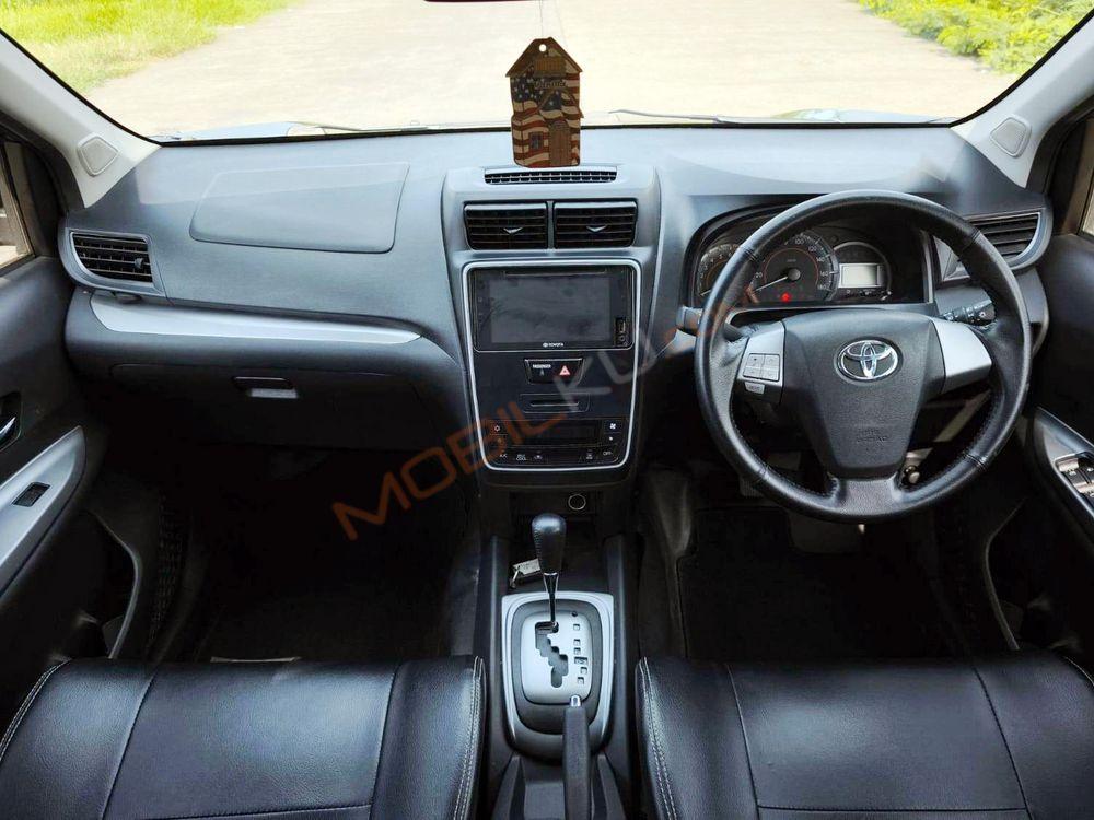 Mobil Toyota Avanza 2021