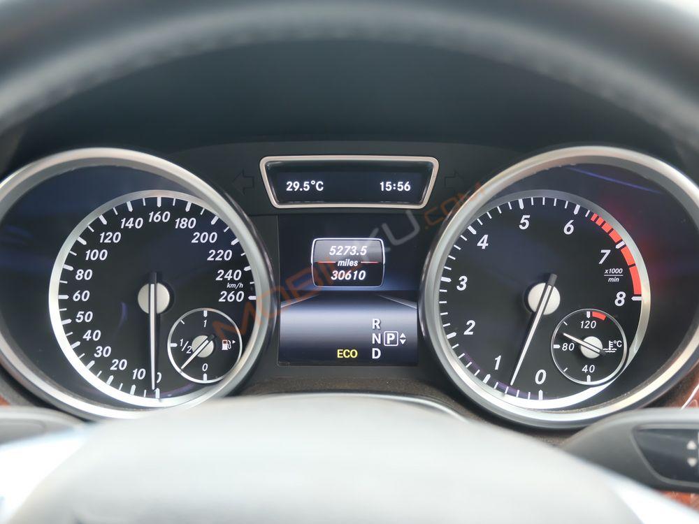 Mobil Mercedes-Benz ML 2015