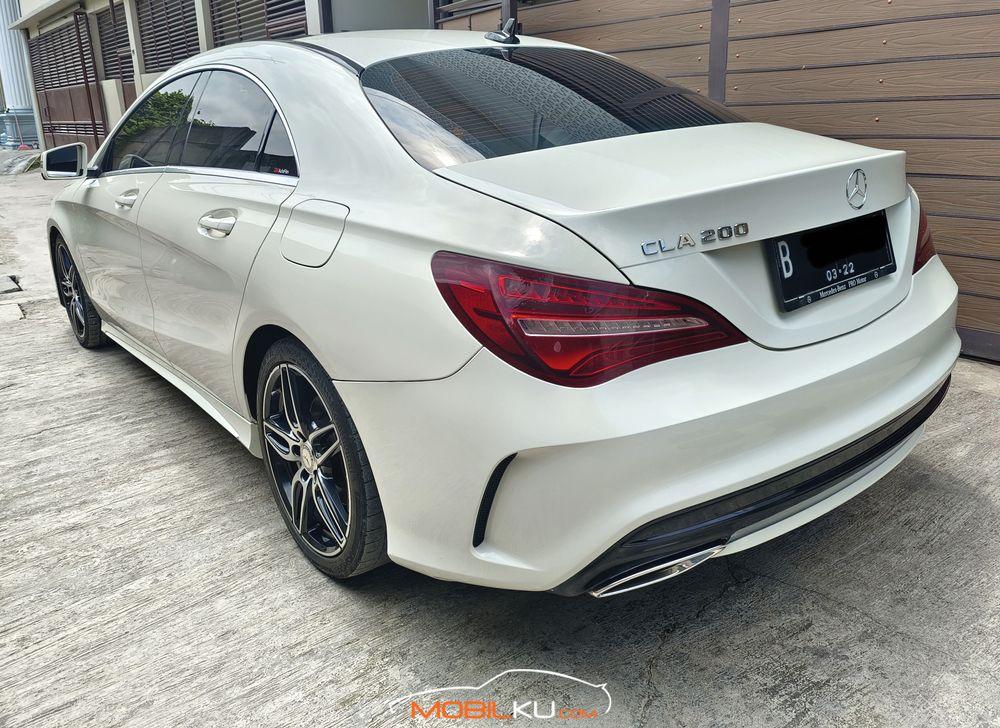 Mobil Mercedes-Benz CLA 2016