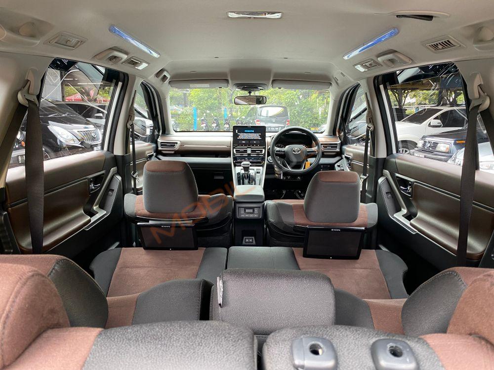 Mobil Toyota Kijang Innova Zenix 2023