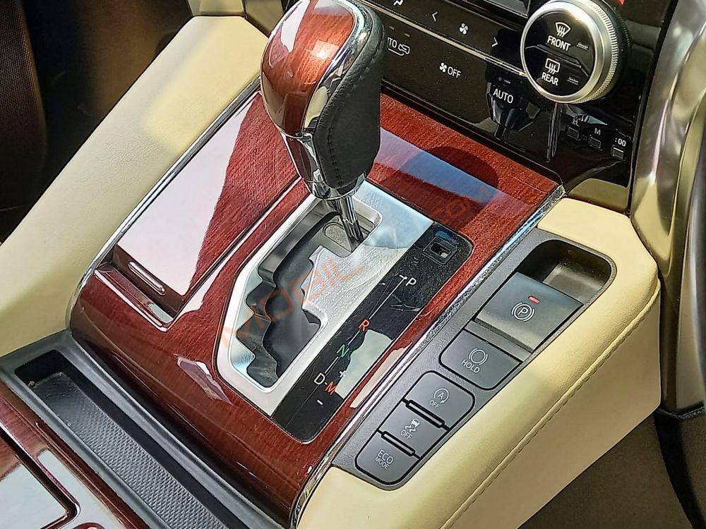 Mobil Toyota Alphard 2017