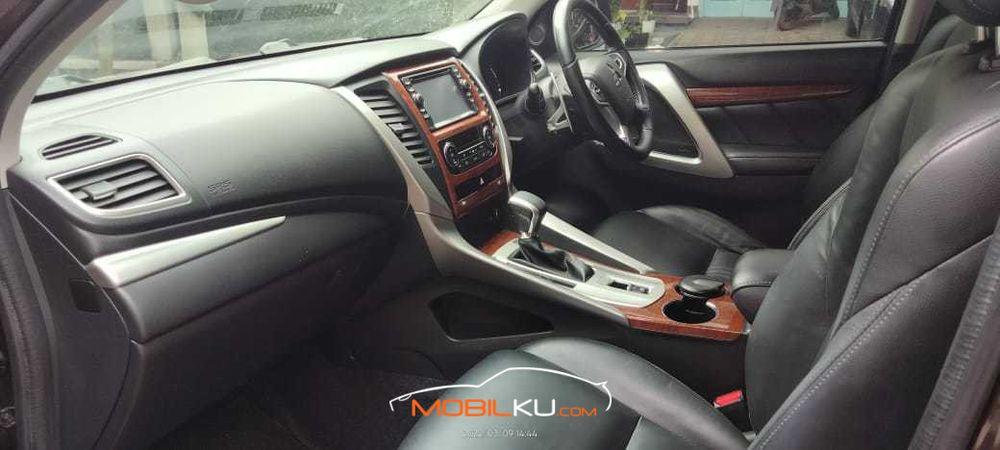 Mobil Mitsubishi Pajero Sport 2016