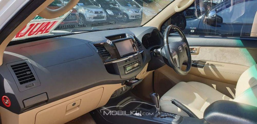 Mobil Toyota Fortuner 2015