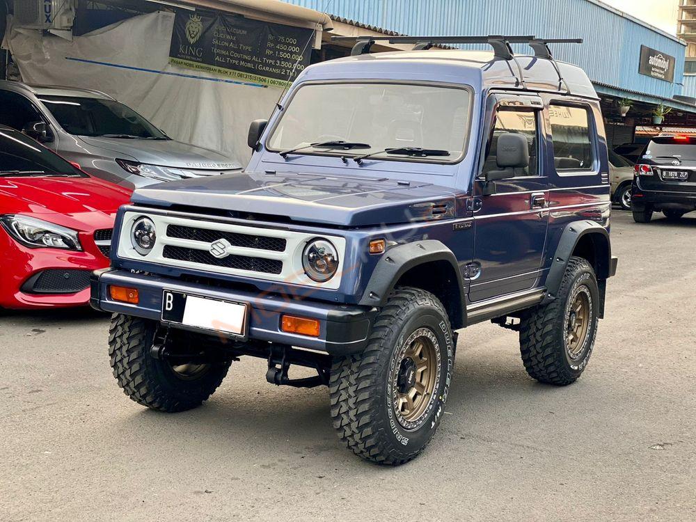 Mobil Suzuki Katana 2005