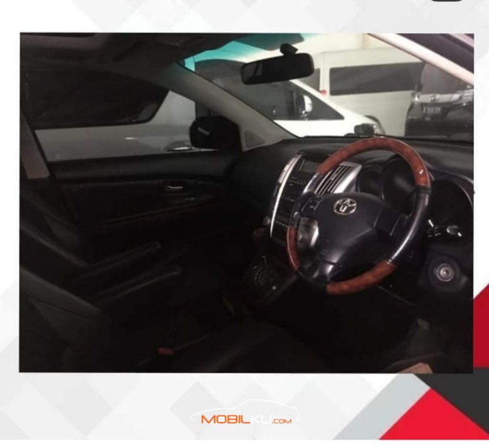 Mobil Toyota Harrier 2010