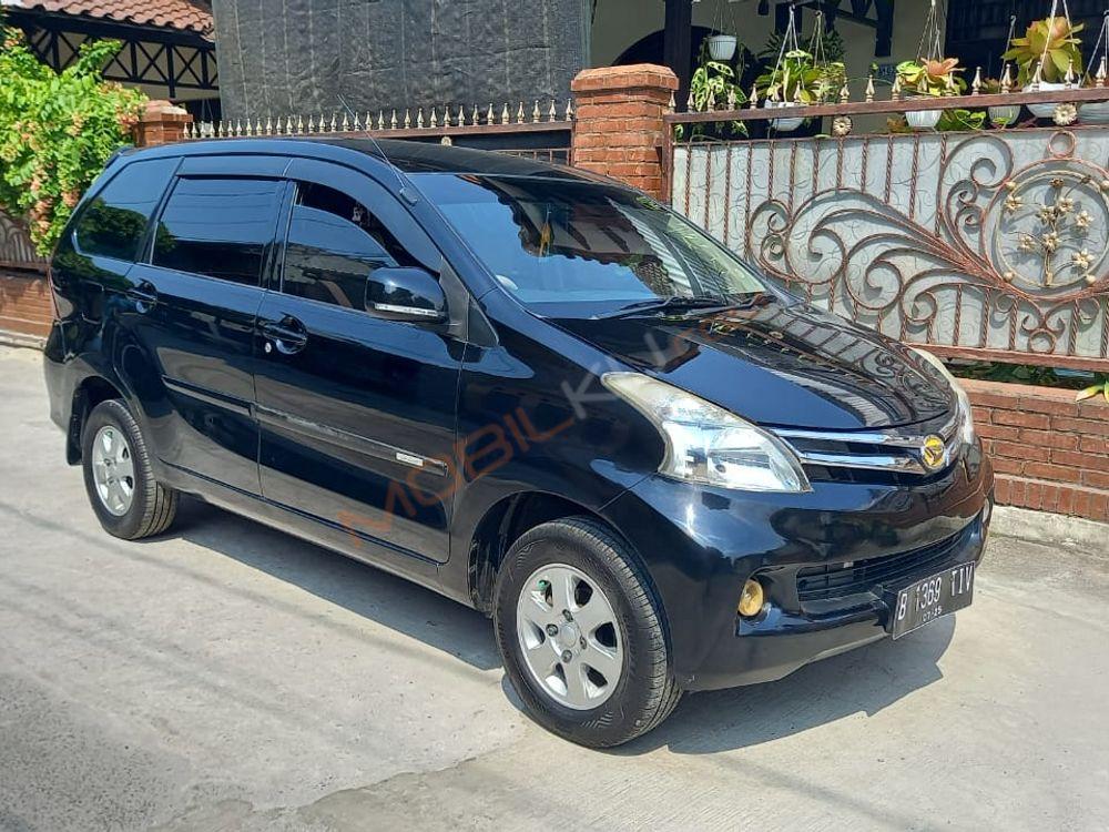 Mobil Daihatsu Xenia 2015