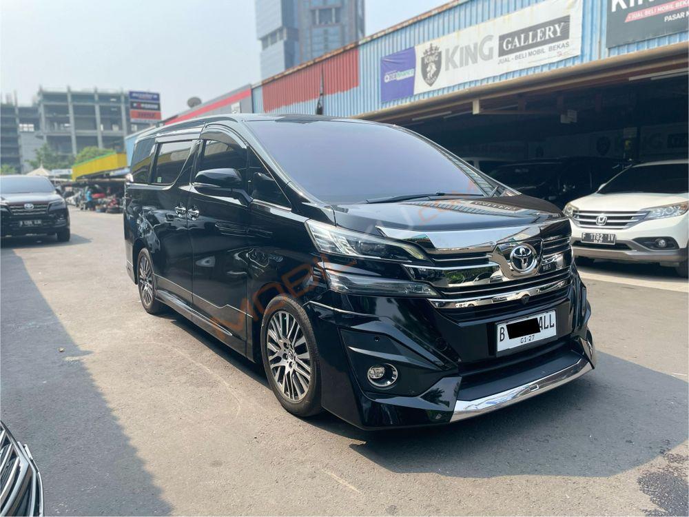 Mobil Toyota Vellfire 2016