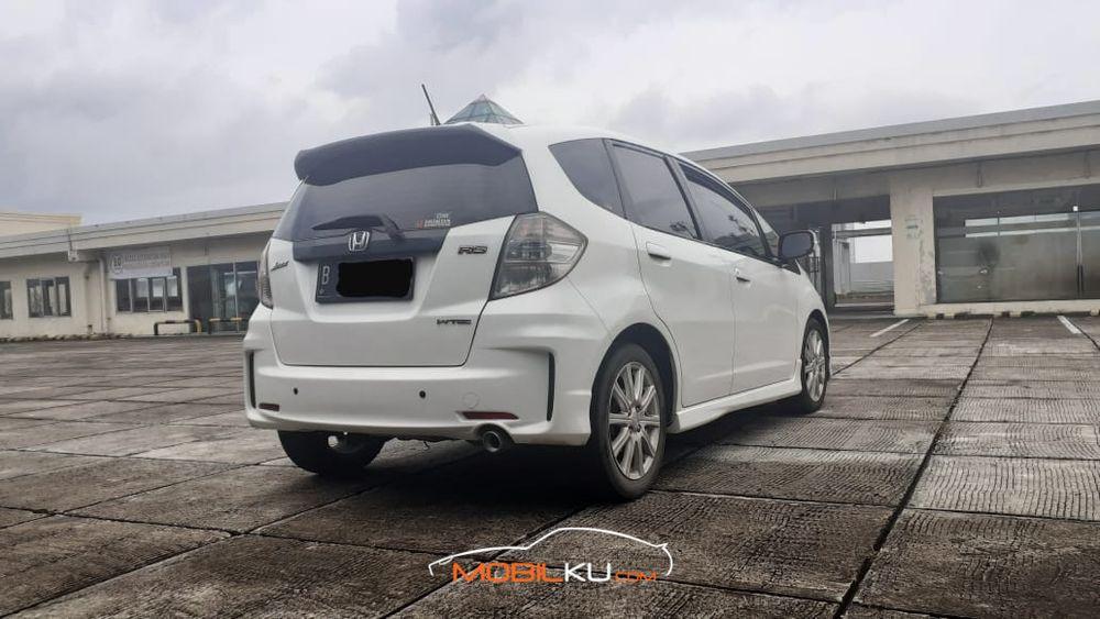 Mobil Honda Jazz 2013