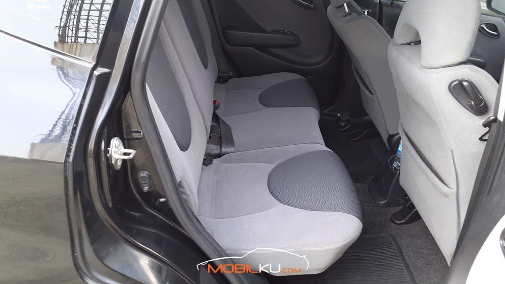 Mobil Honda Jazz 2006