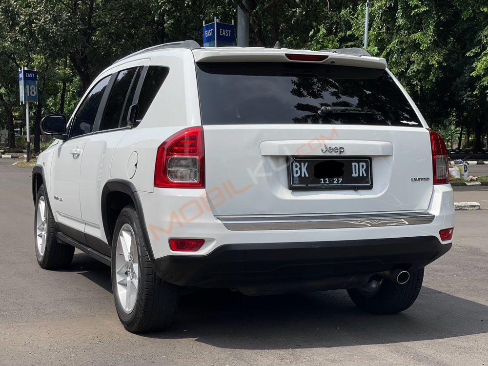 Mobil Jeep Compass 2013