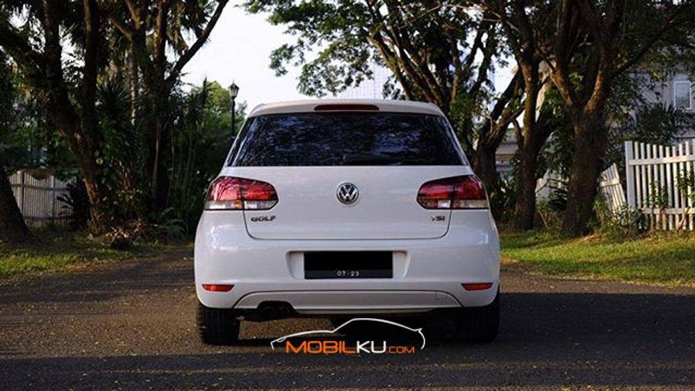 Mobil Volkswagen Golf 2012