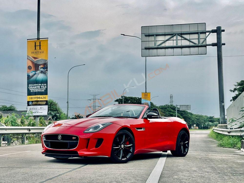 Mobil Jaguar F-Type 2014