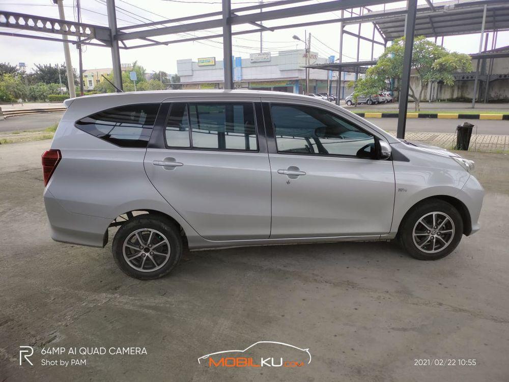 Mobil Toyota Calya 2017