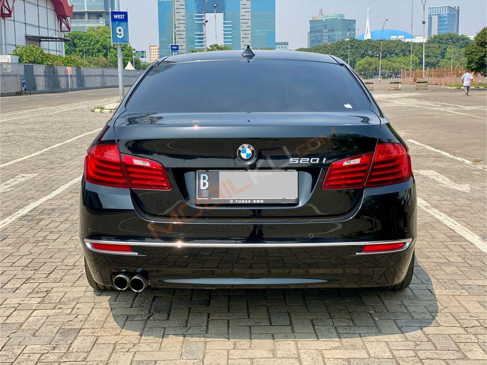 Mobil BMW 5 Series 2016