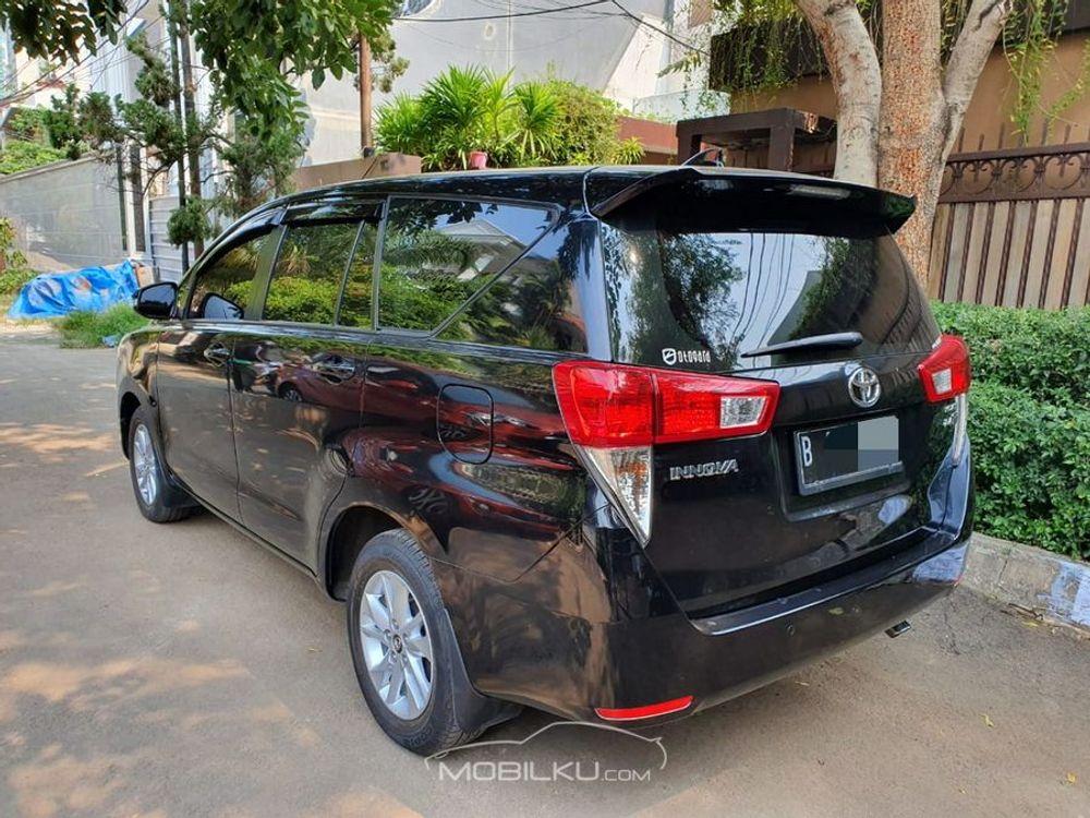 Mobil Toyota Kijang Innova 2017