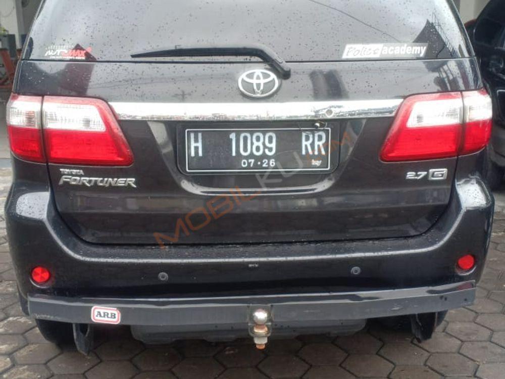 Mobil Toyota Fortuner 2011