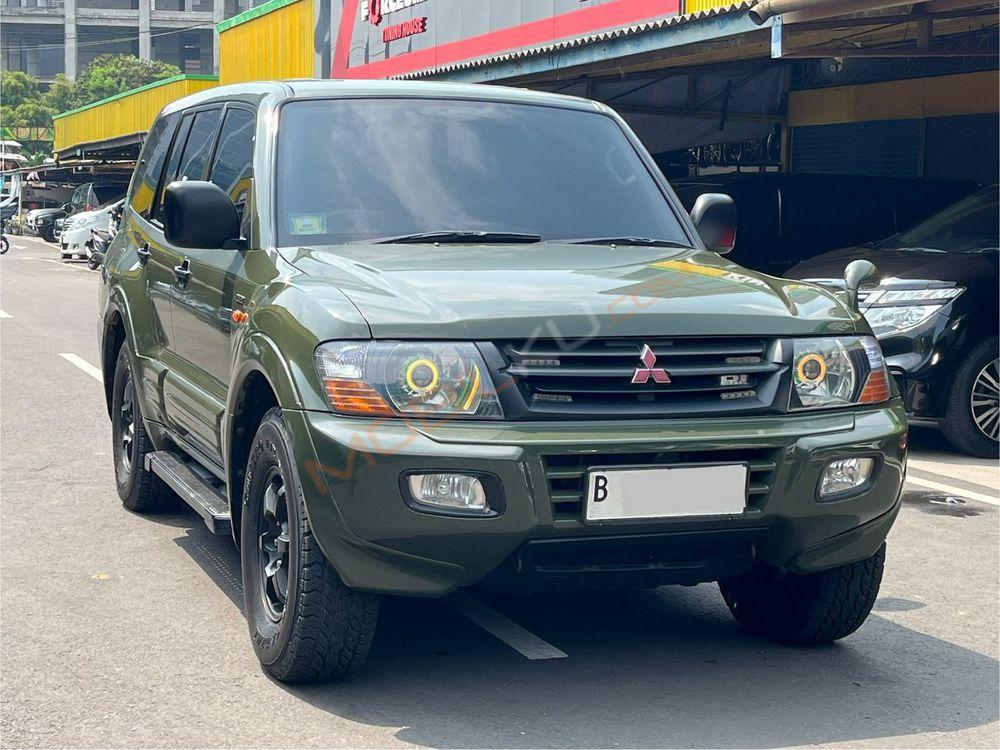 Mobil Mitsubishi Pajero 2001