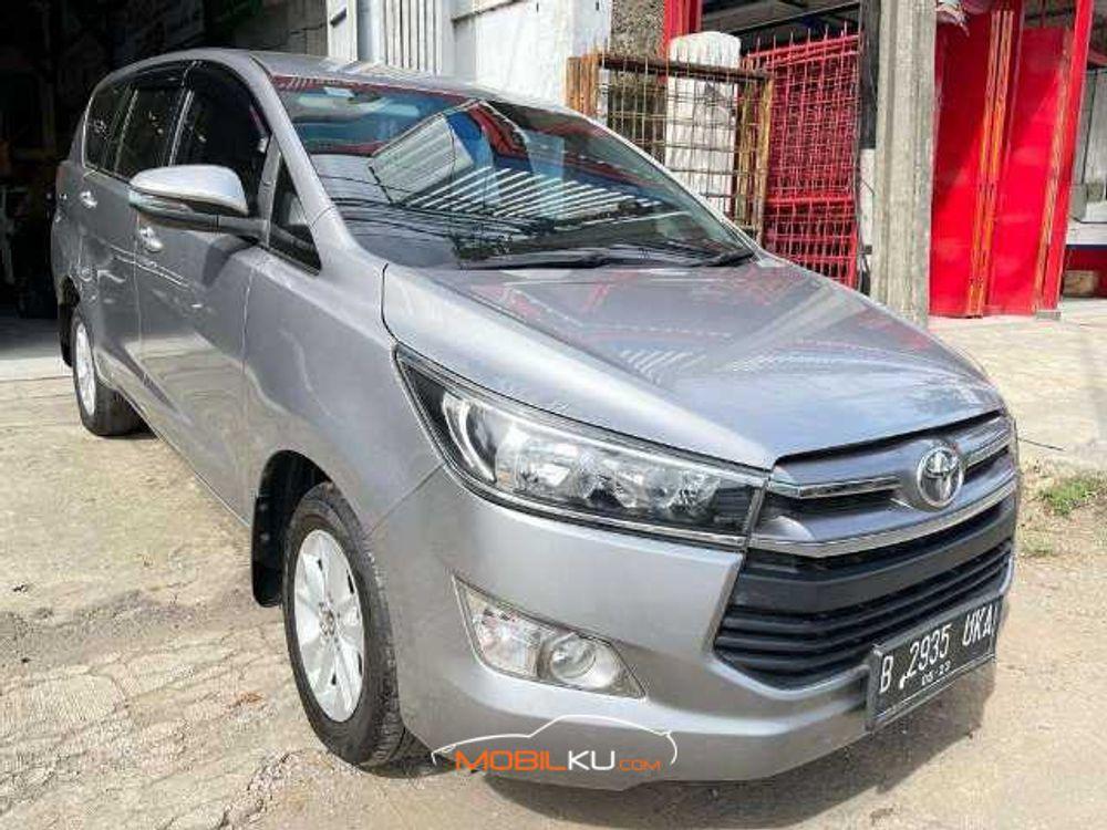 Mobil Toyota Kijang Innova 2018