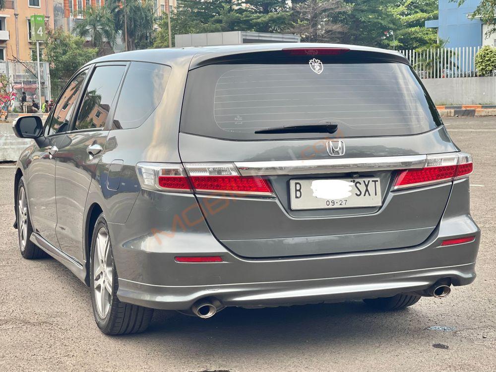 Mobil Honda Odyssey 2012