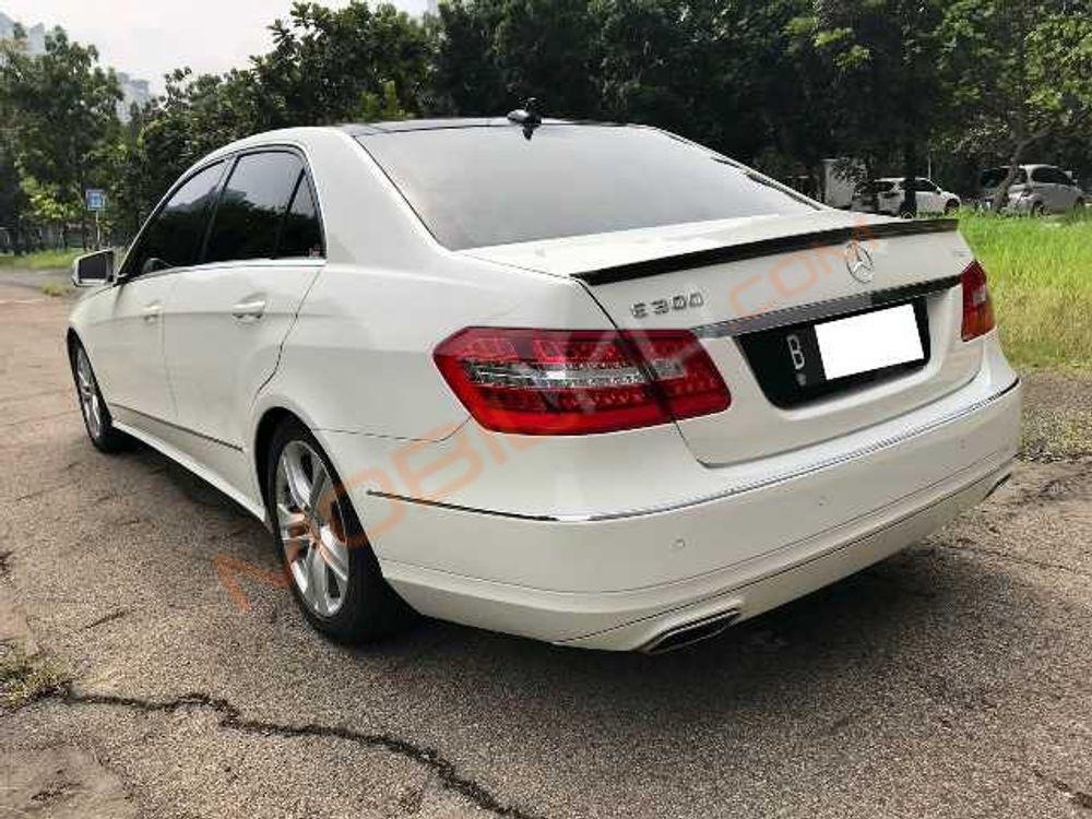 Mobil Mercedes-Benz E-Class 2012
