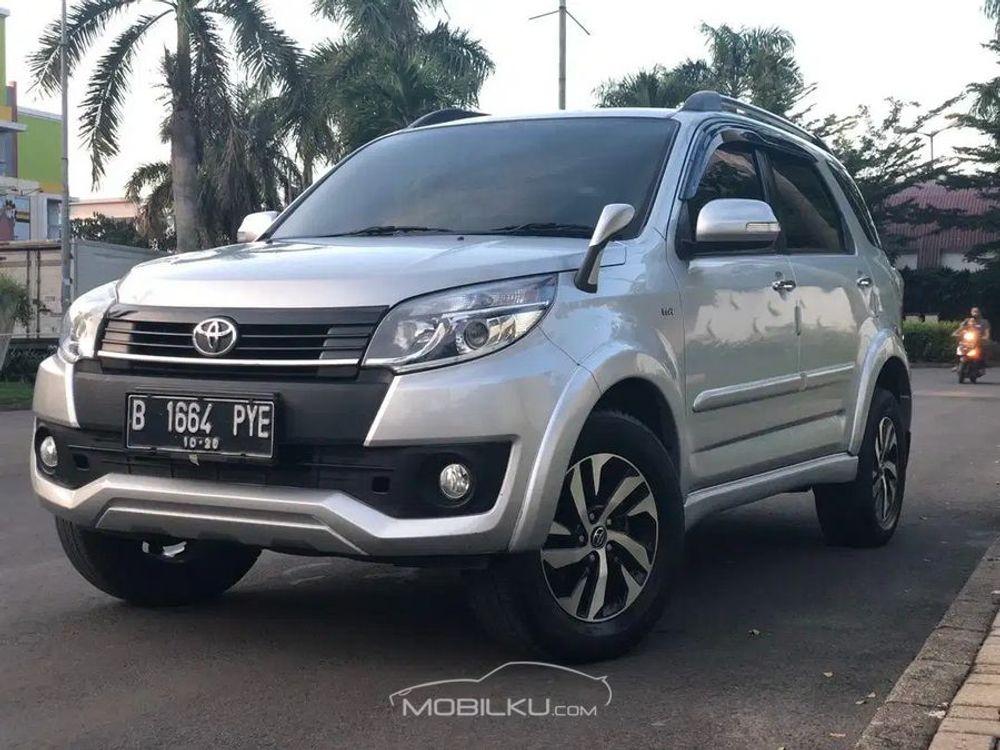 Mobil Toyota Rush 2015