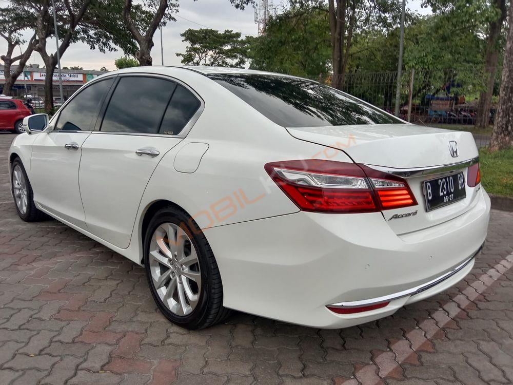 Mobil Honda Accord 2017