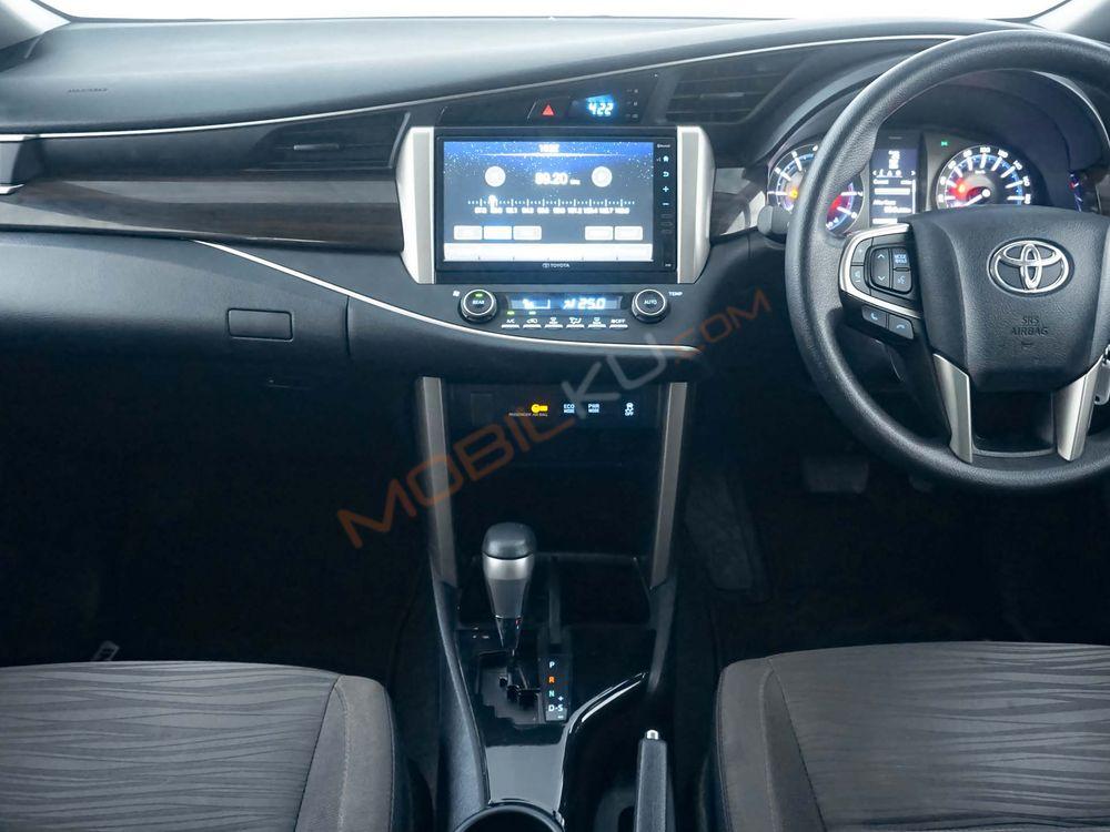 Mobil Toyota Kijang Innova 2021