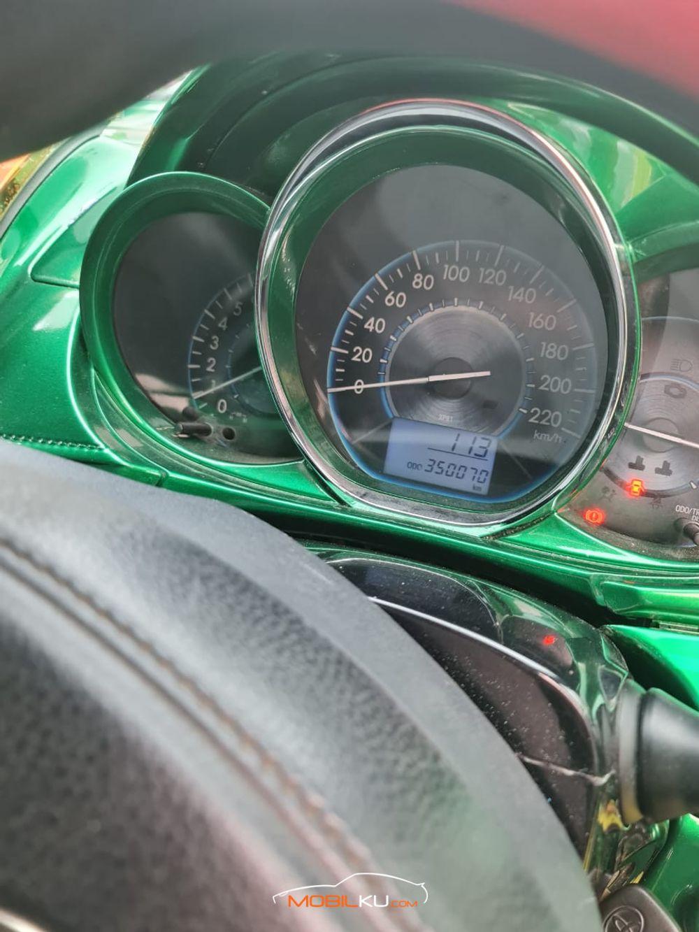 Mobil Toyota Vios 2014