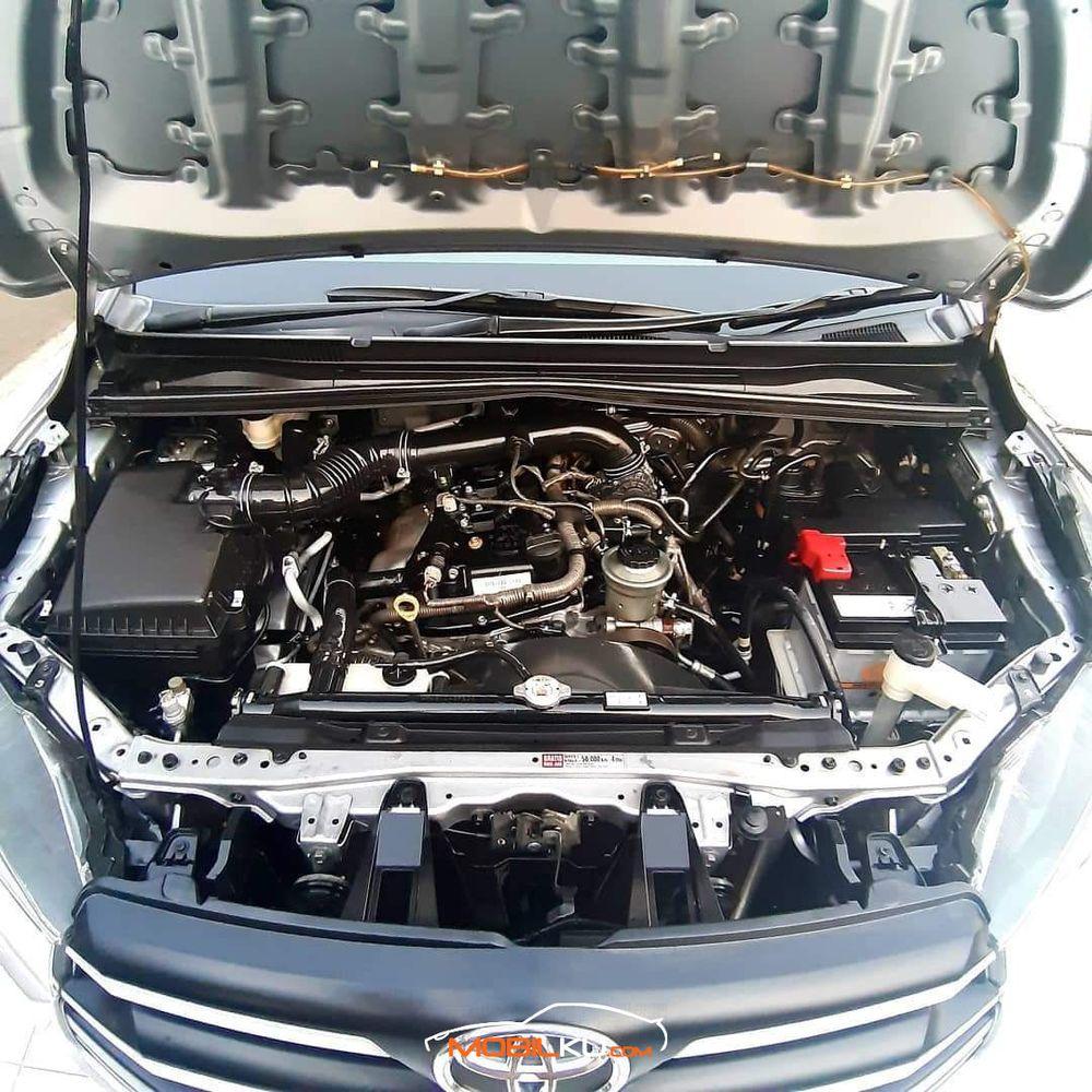 Mobil Toyota Kijang Innova 2016