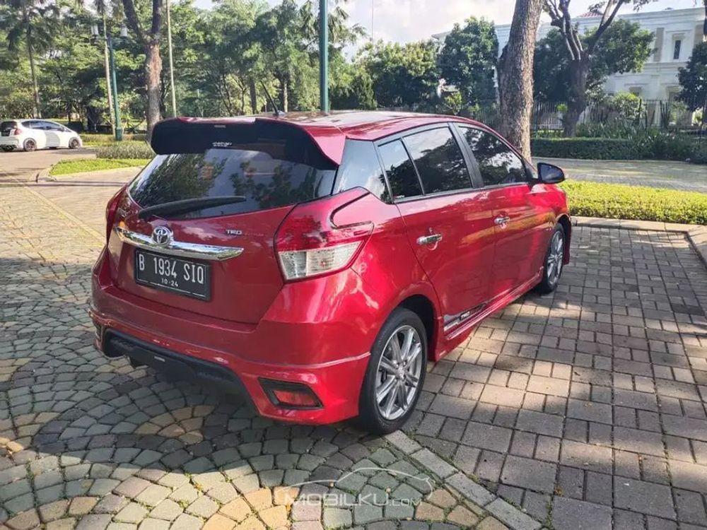 Mobil Toyota Yaris 2014