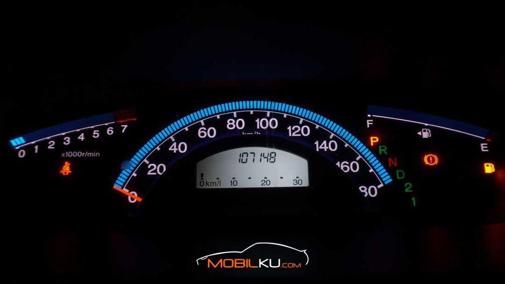 Mobil Honda Freed 2010