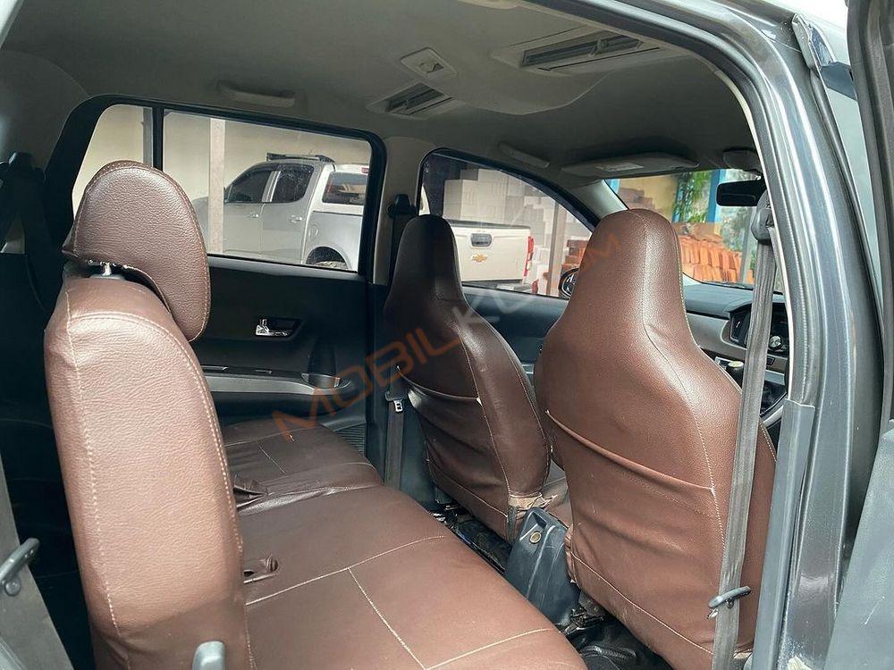 Mobil Toyota Calya 2018