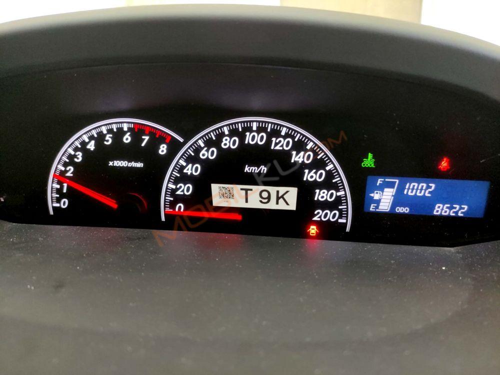 Mobil Toyota Yaris 2012