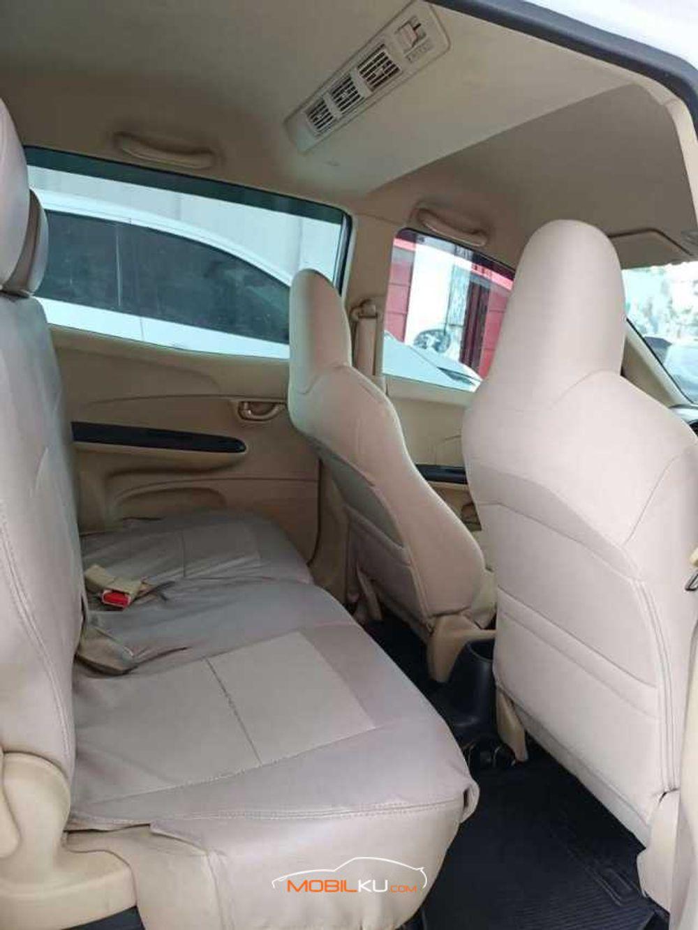 Mobil Honda Mobilio 2015