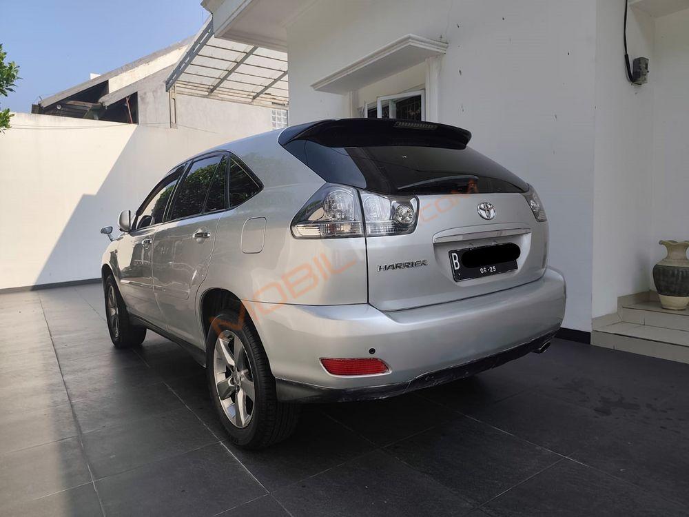 Mobil Toyota Harrier 2011