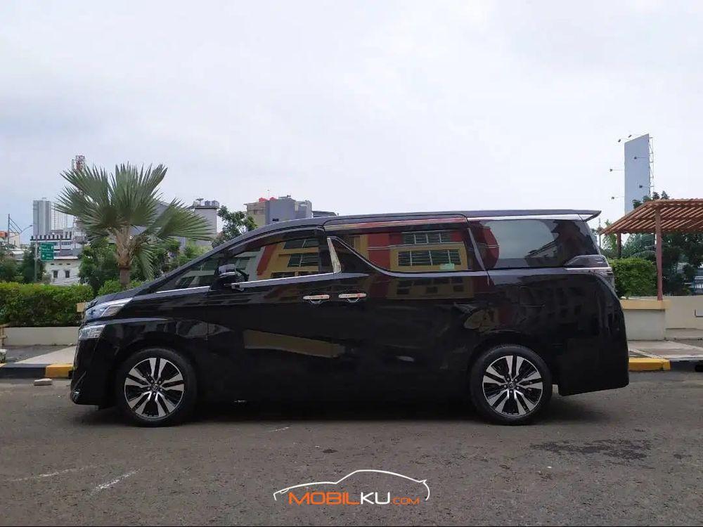 Mobil Toyota Vellfire 2018