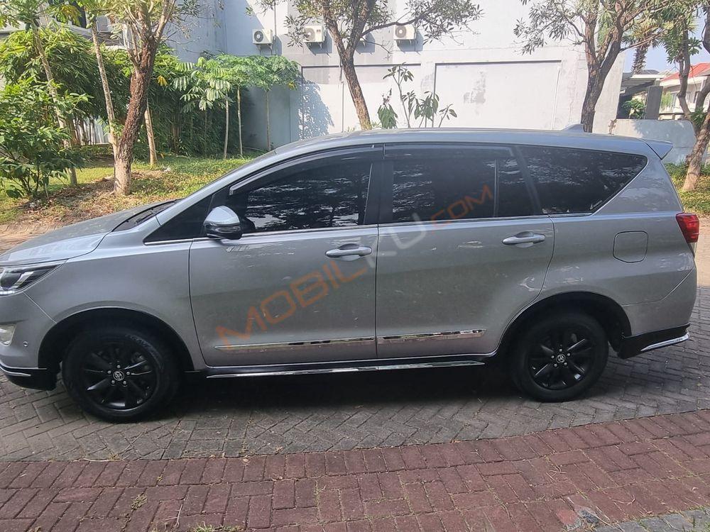 Mobil Toyota Kijang Innova 2019