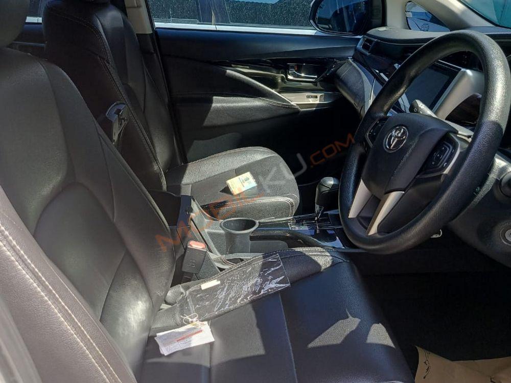 Mobil Toyota Kijang Innova 2018