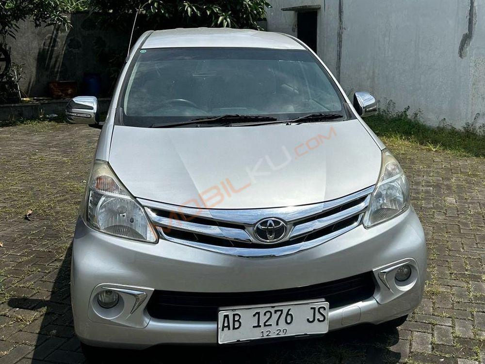 Mobil Toyota Avanza 2013
