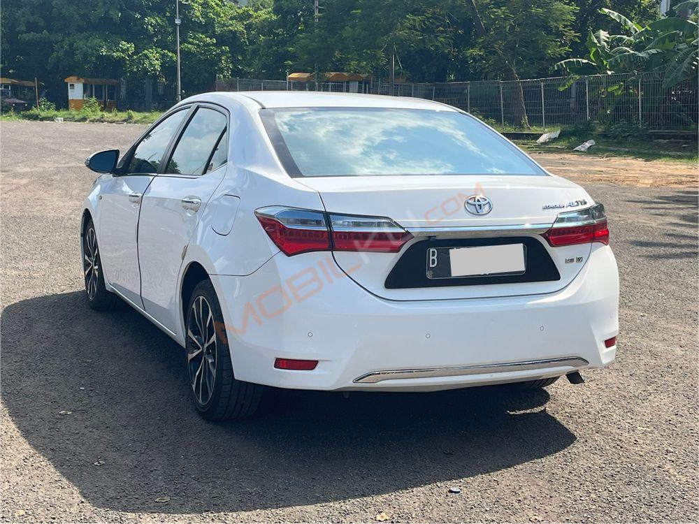 Mobil Toyota Corolla 2017