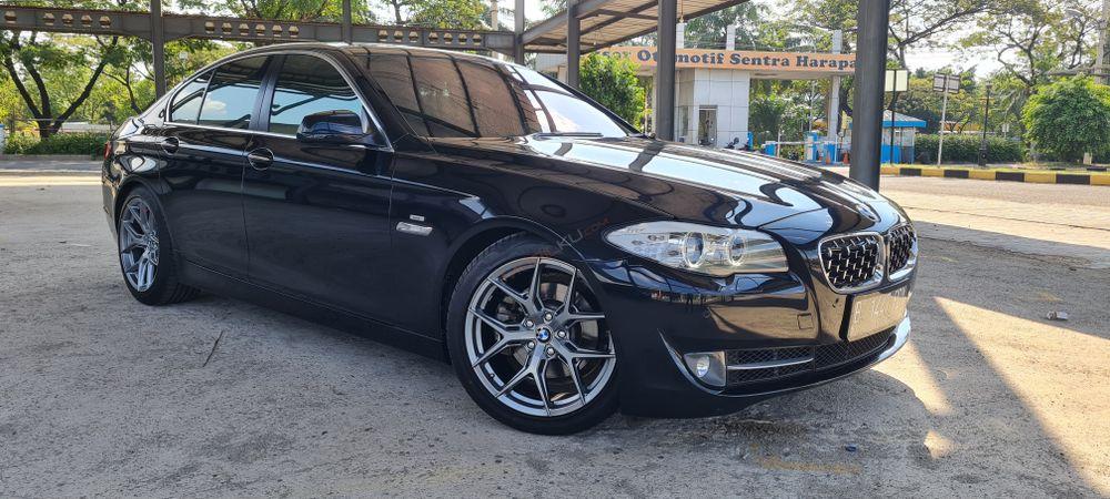 Mobil BMW 5 Series 2012