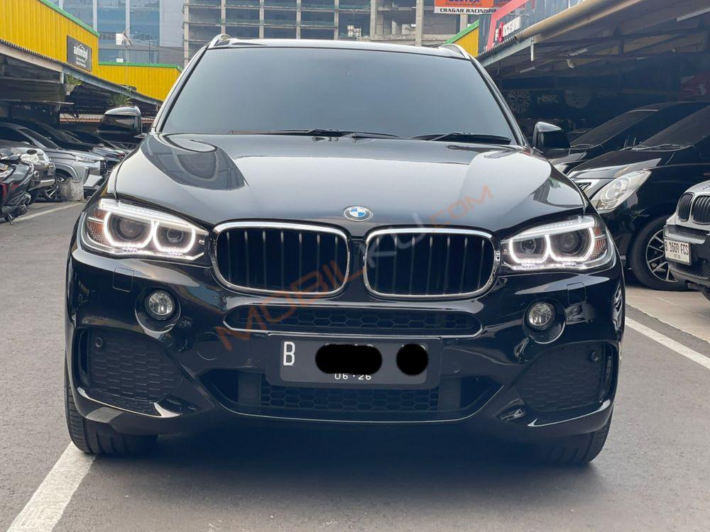 Mobil BMW X5 2015