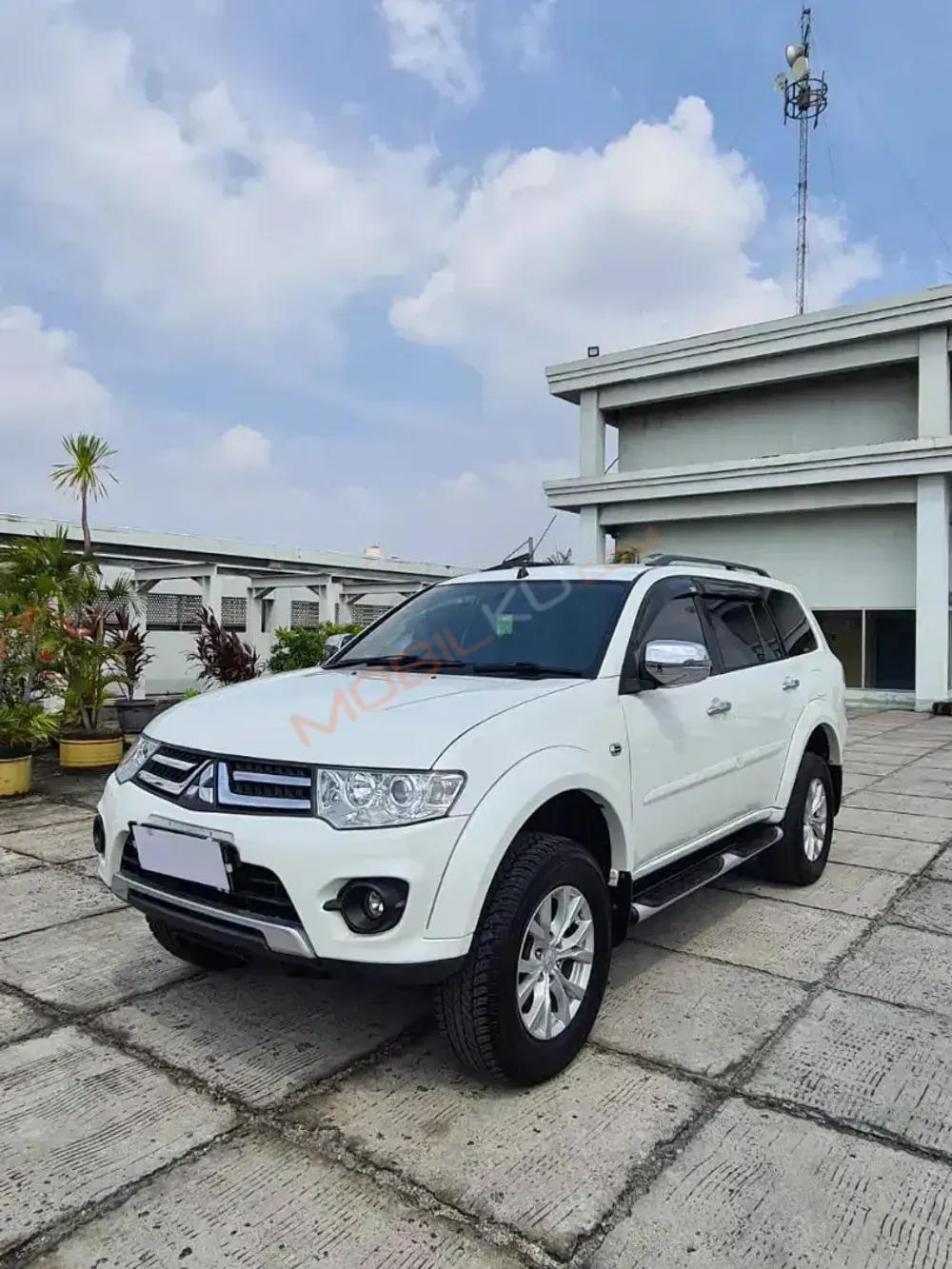 Mobil Mitsubishi Pajero Sport 2013