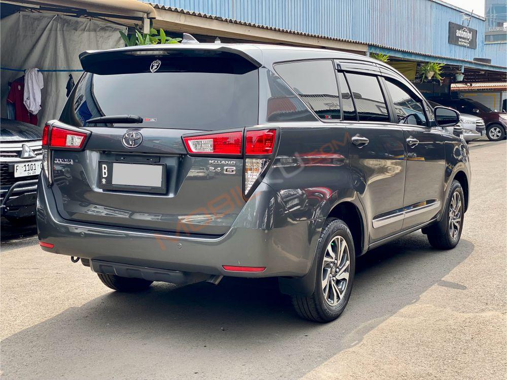 Mobil Toyota Kijang Innova 2022