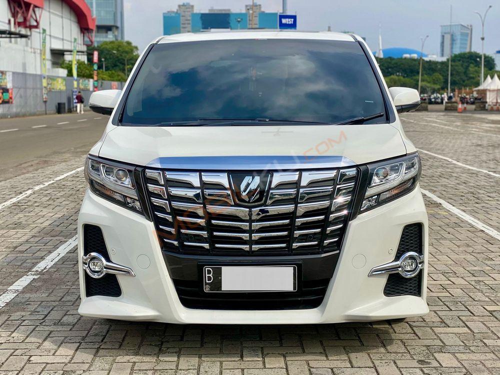 Mobil Toyota Alphard 2016