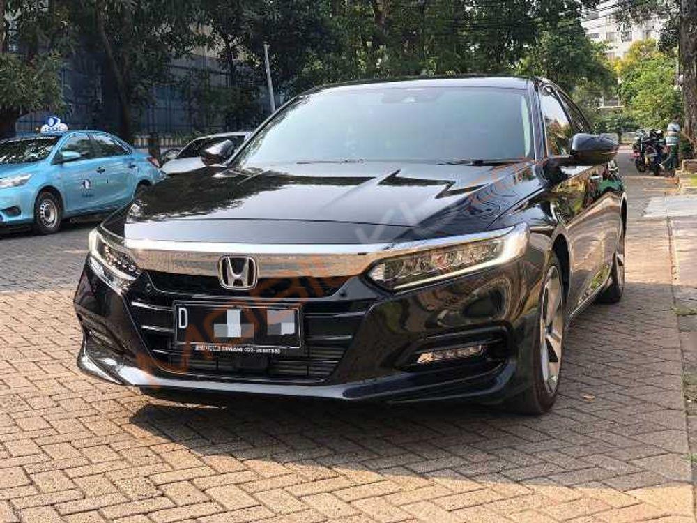 Mobil Honda Accord 2020