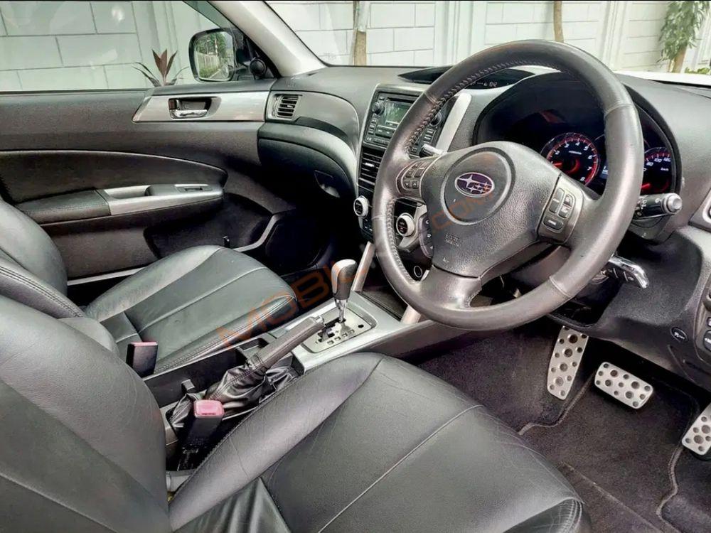 Mobil Subaru Forester 2012