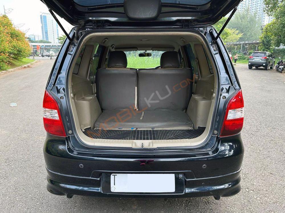 Mobil Nissan Grand Livina 2007